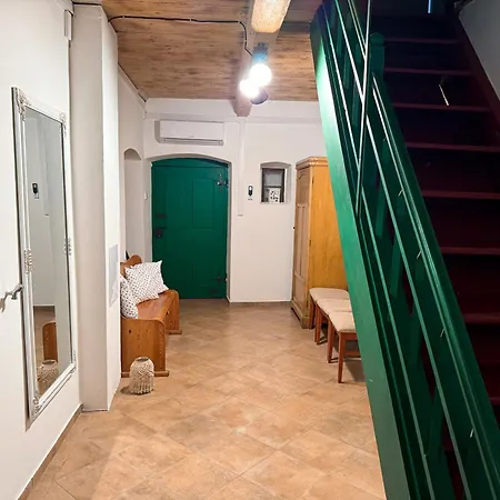 U Jelena * Marenice